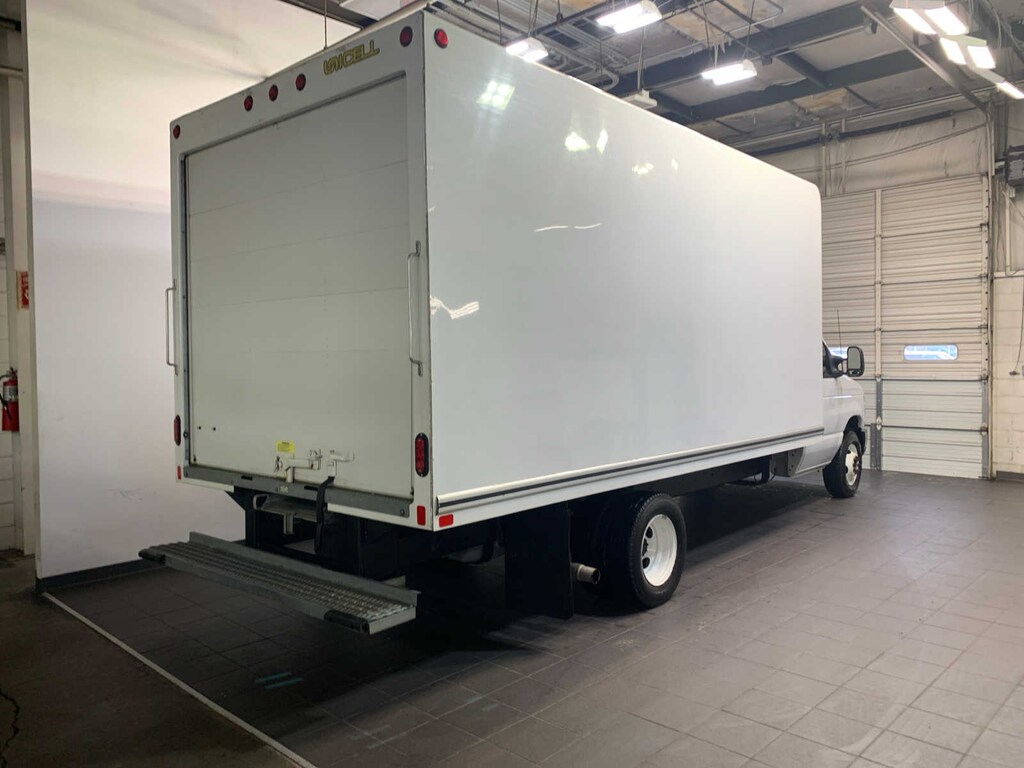 Used 2024 Ford E-Series Cutaway E-350 DRW 176 WB E-350 DRW 176 WB