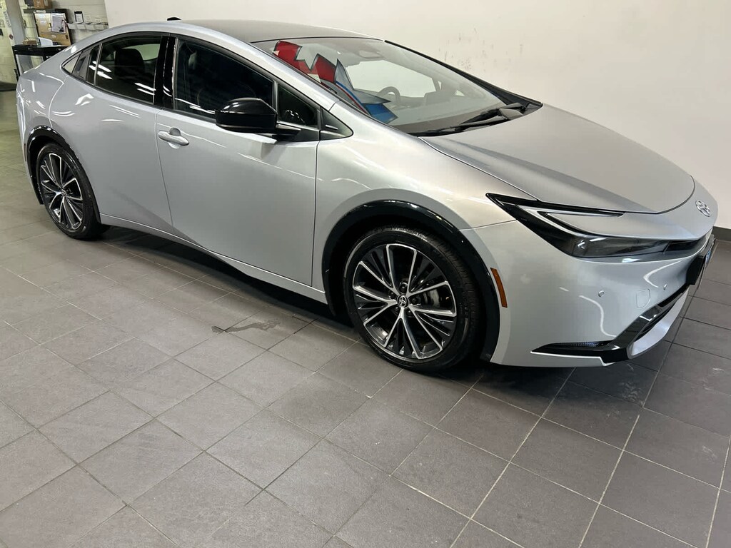 Used 2024 Toyota Prius Limited (Natl)