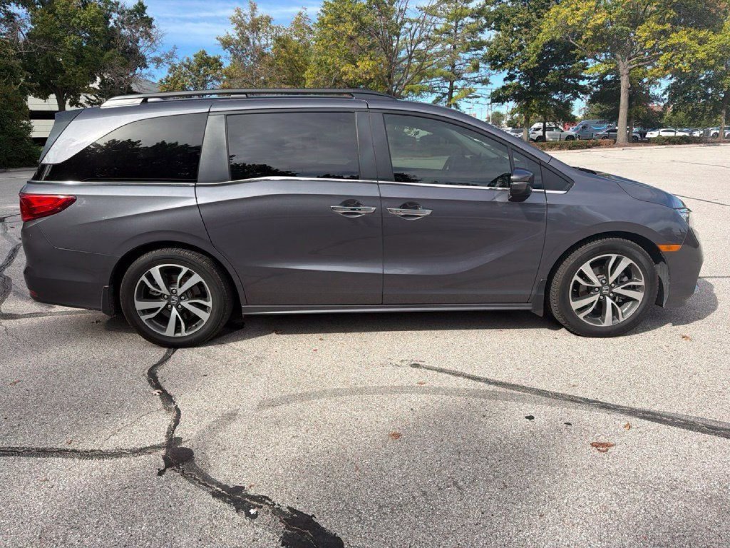 Used 2022 Honda Odyssey Touring Van