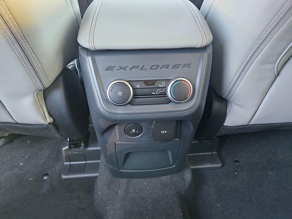2026 Ford Explorer Active - Photo 19