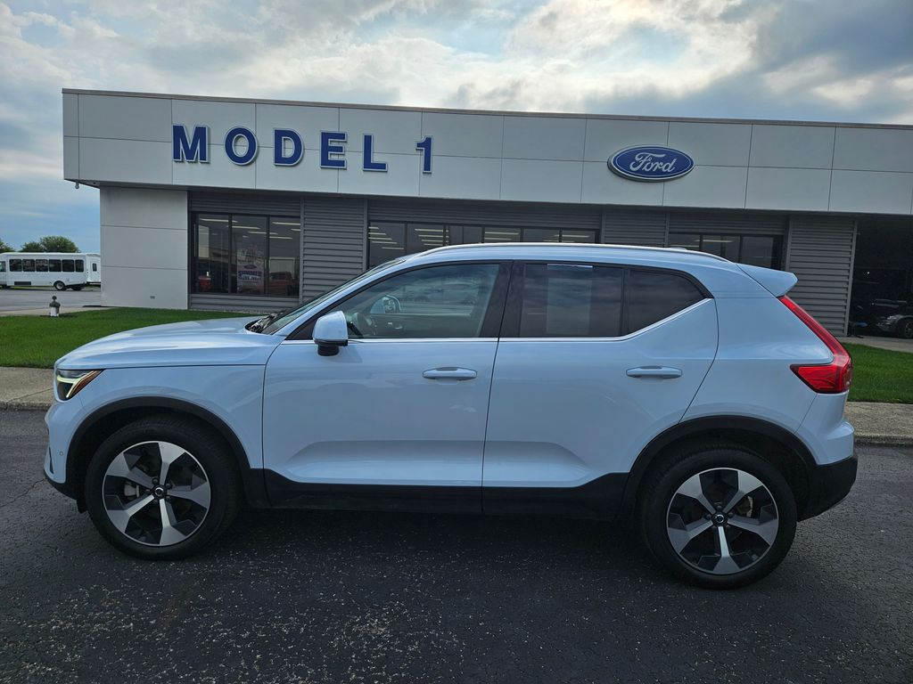 Used 2024 Volvo XC40 B5 Plus Bright SUV