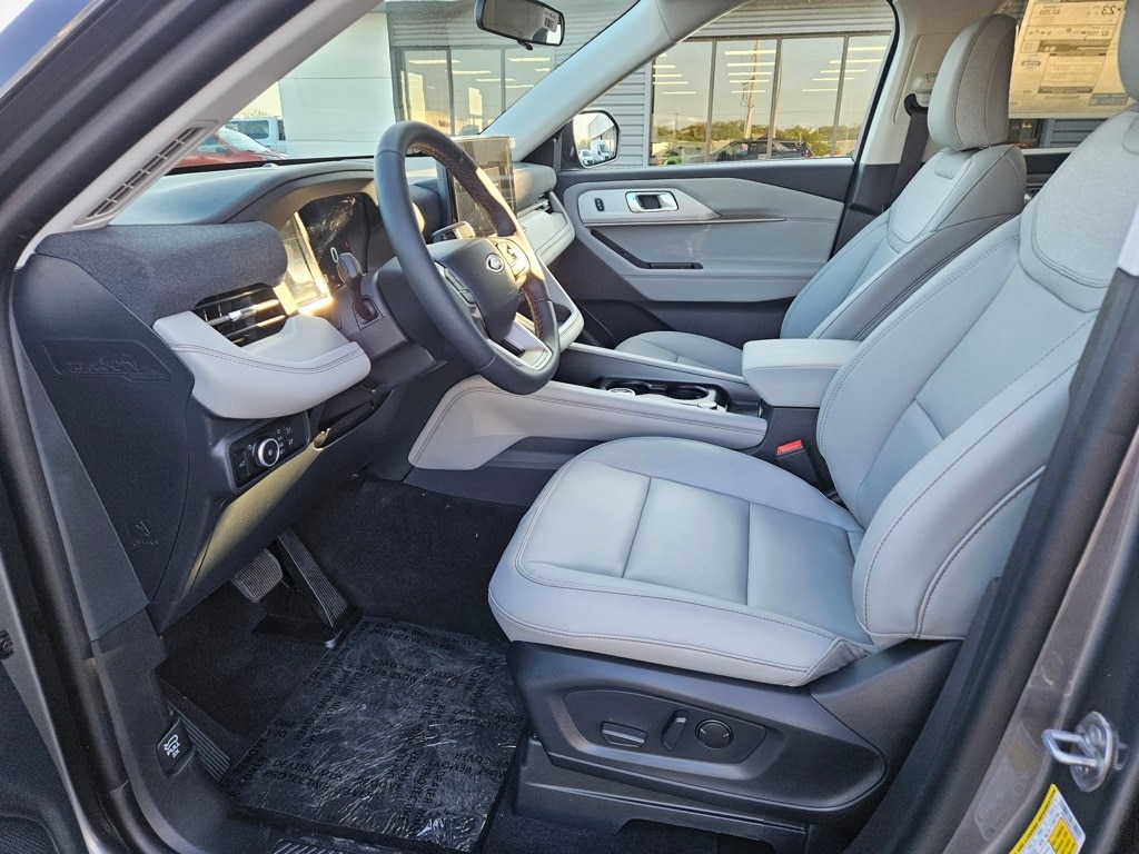 2026 Ford Explorer Active - Photo 10