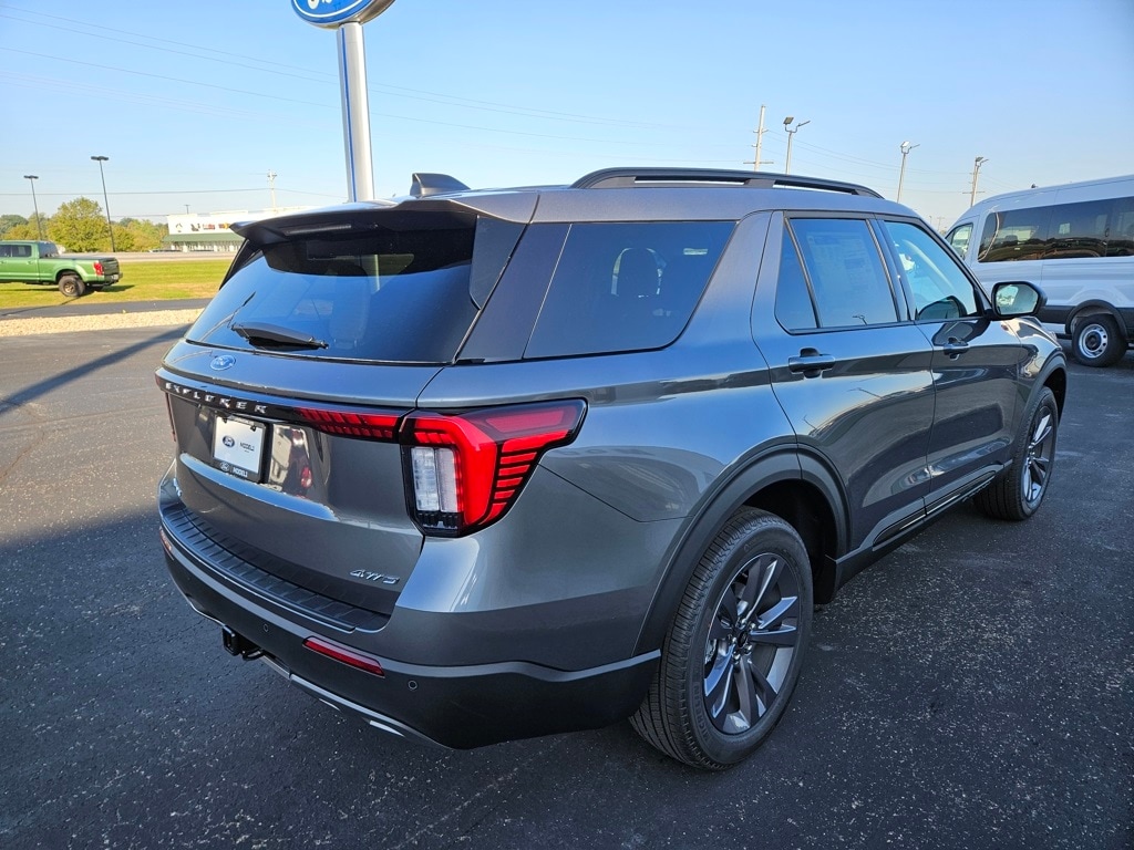 2026 Ford Explorer Active - Photo 6