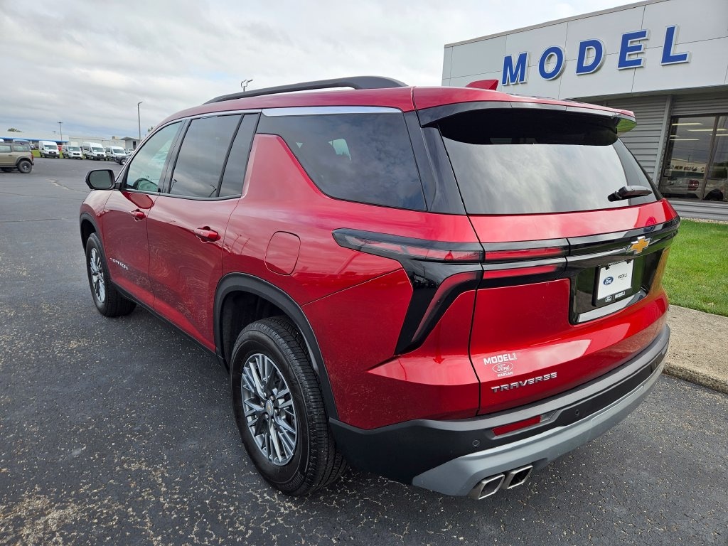 Used 2024 Chevrolet Traverse LT SUV