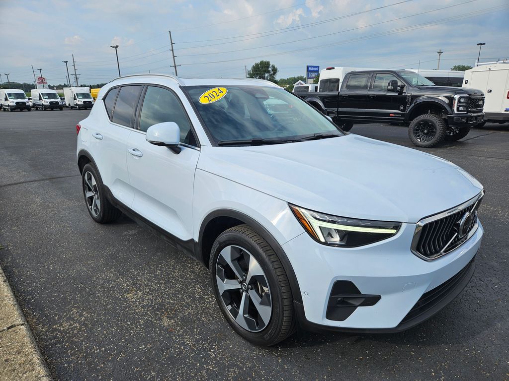 Used 2024 Volvo XC40 B5 Plus Bright SUV