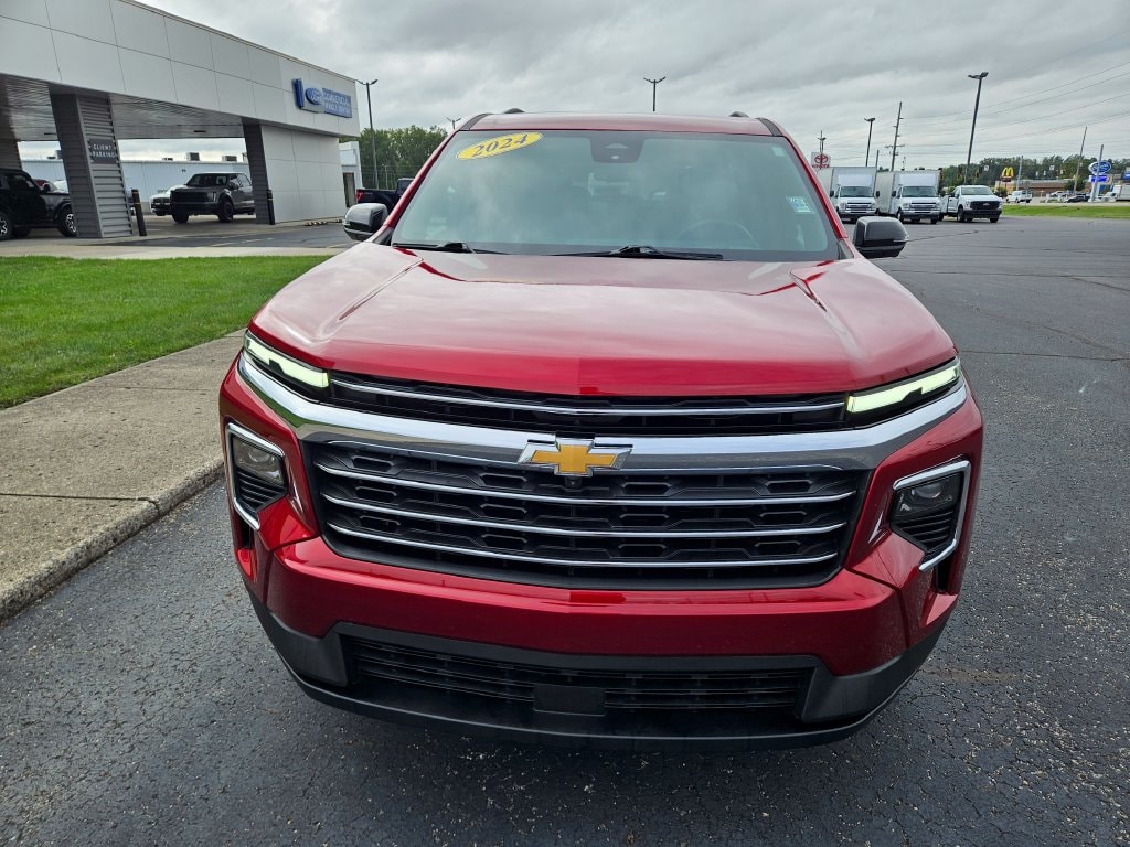 Used 2024 Chevrolet Traverse LT SUV