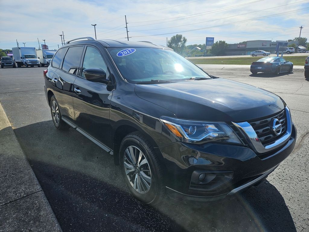 Used 2017 Nissan Pathfinder SV SUV