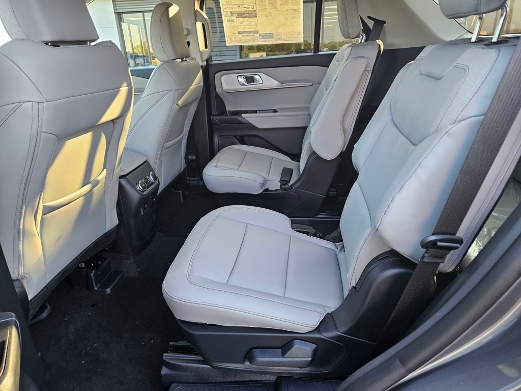 2026 Ford Explorer Active - Photo 18