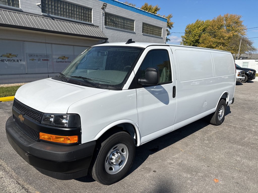 2025 Chevrolet Express Cargo