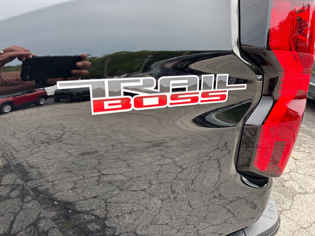 2026 Chevrolet Colorado Trail Boss - Photo 8