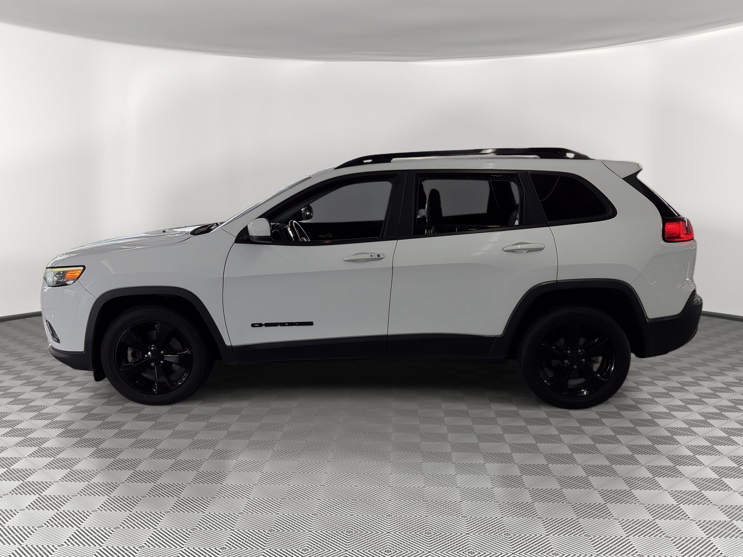 Used 2021 Jeep Cherokee Altitude with VIN 1C4PJLLB1MD173440 for sale in Katy, TX