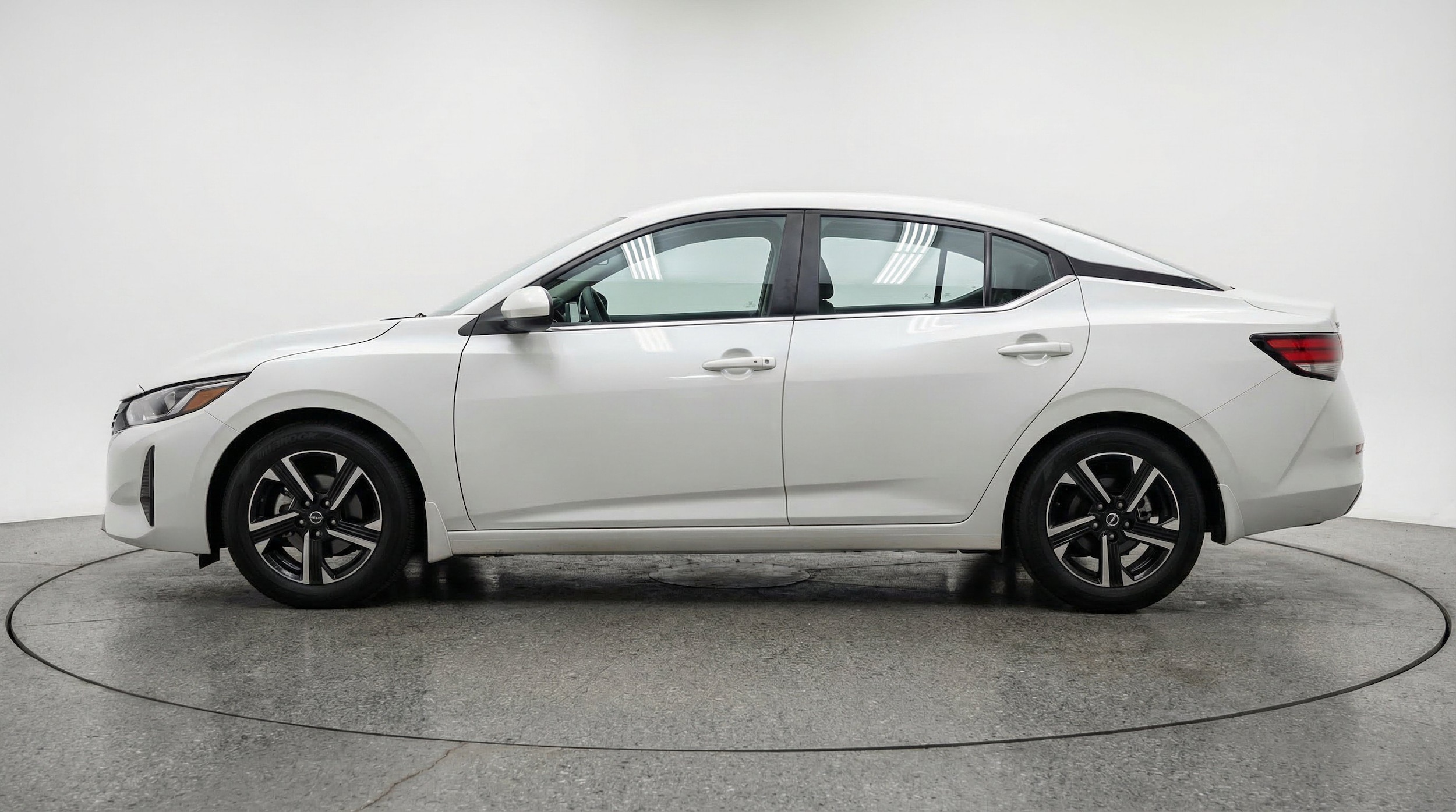 Thumbnail: 2025 Nissan Sentra - 5