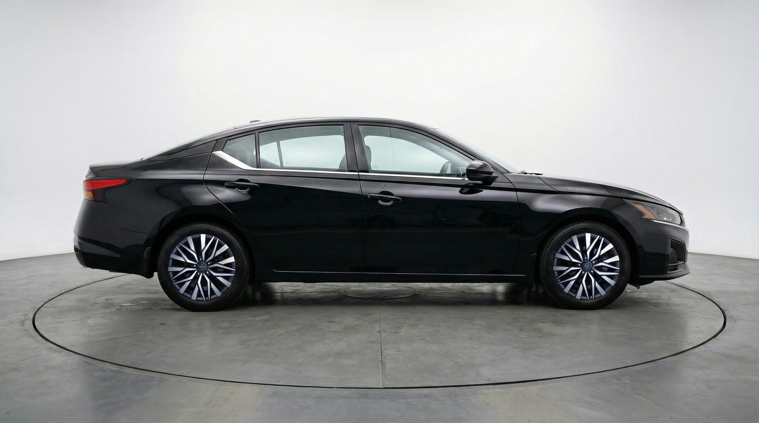 Thumbnail: 2025 Nissan Altima - 10