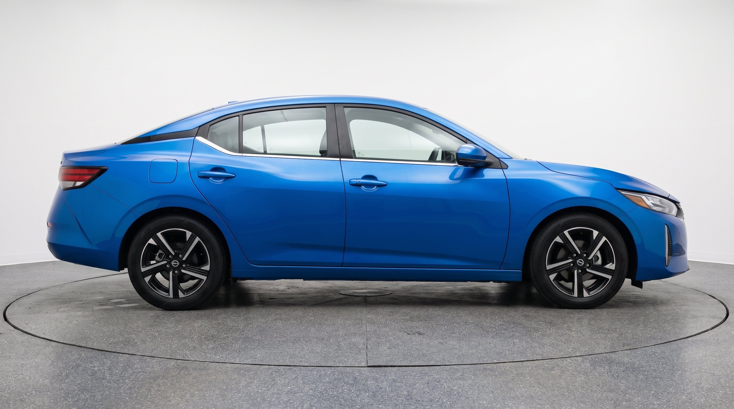 Thumbnail: 2025 Nissan Sentra - 10