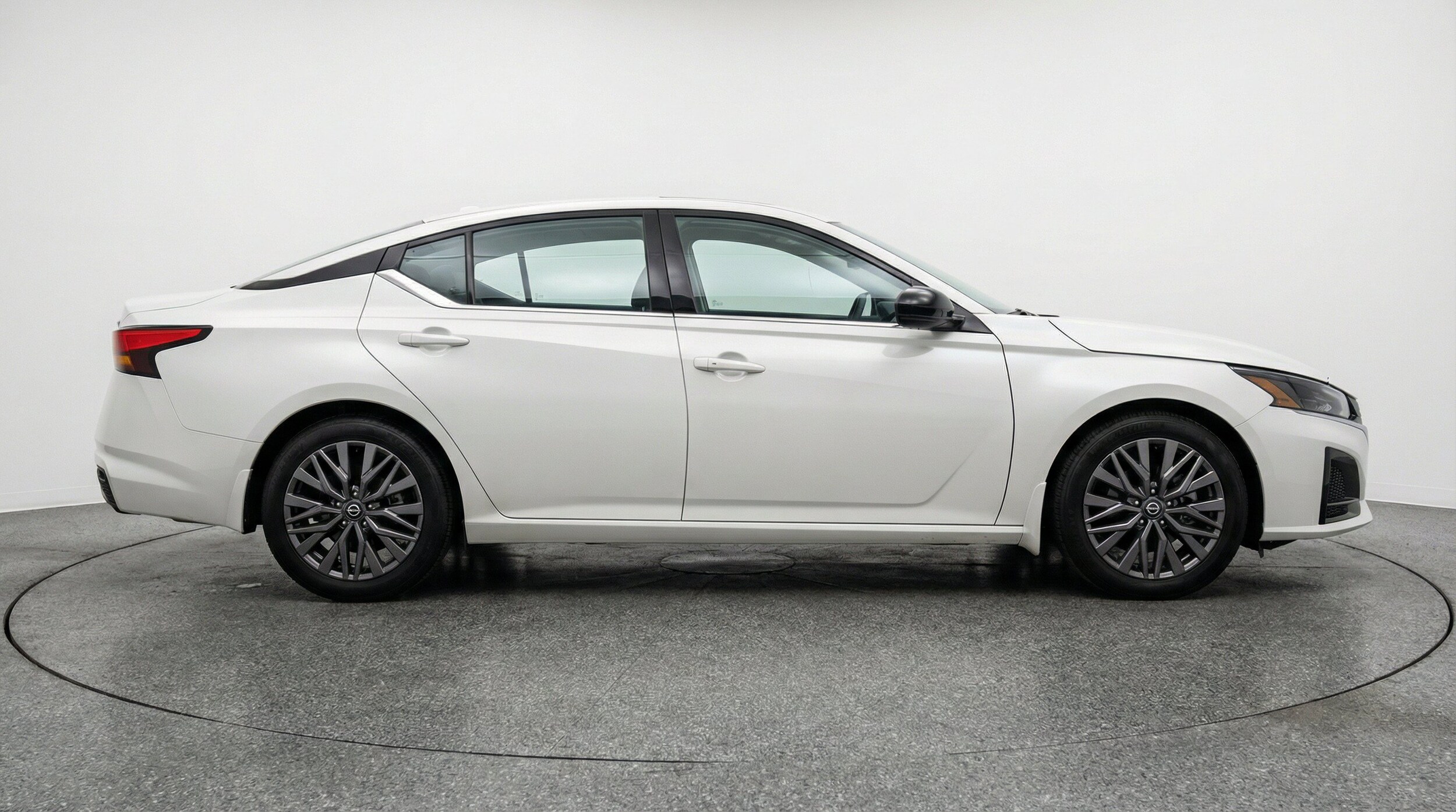Thumbnail: 2025 Nissan Altima - 10