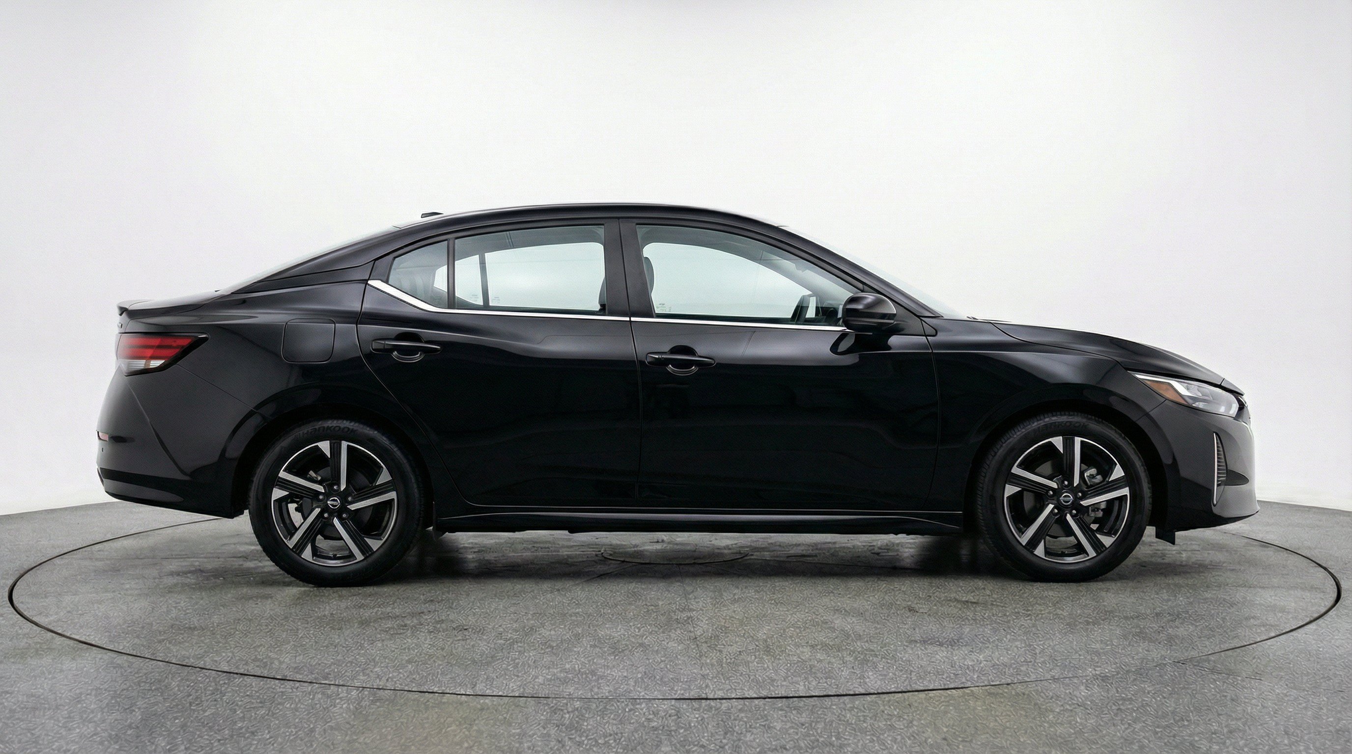Thumbnail: 2025 Nissan Sentra - 10