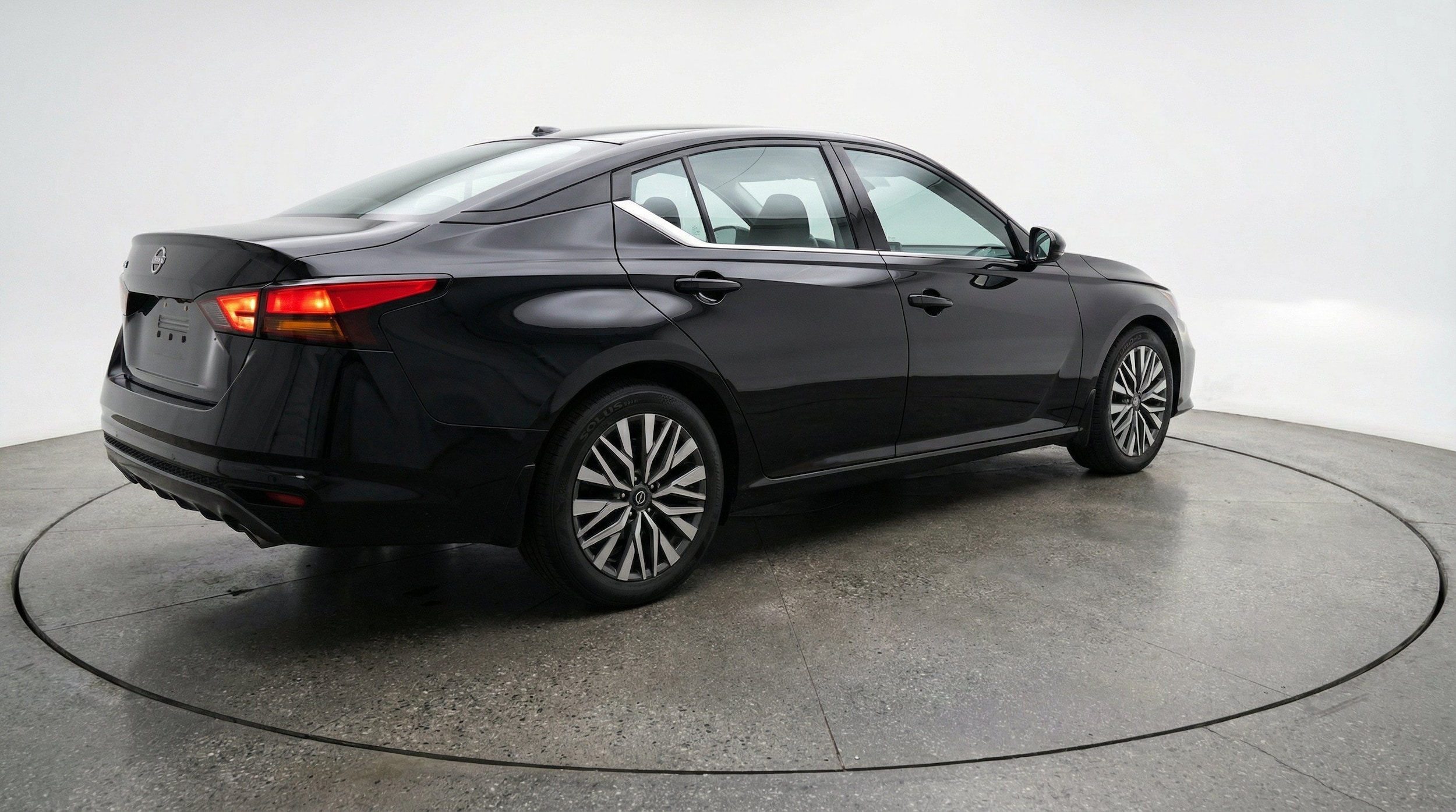 Thumbnail: 2025 Nissan Altima - 9