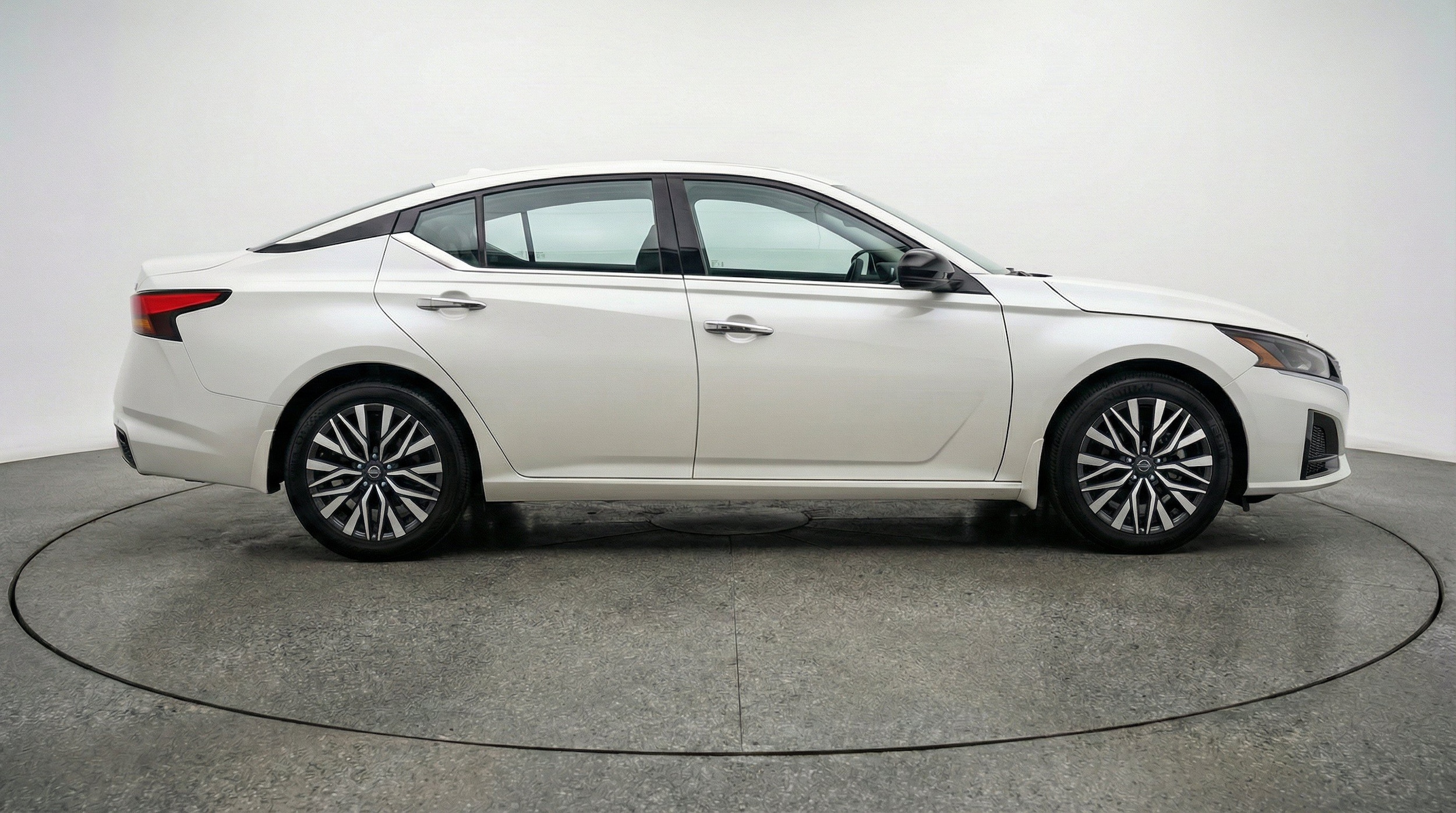 Thumbnail: 2025 Nissan Altima - 10