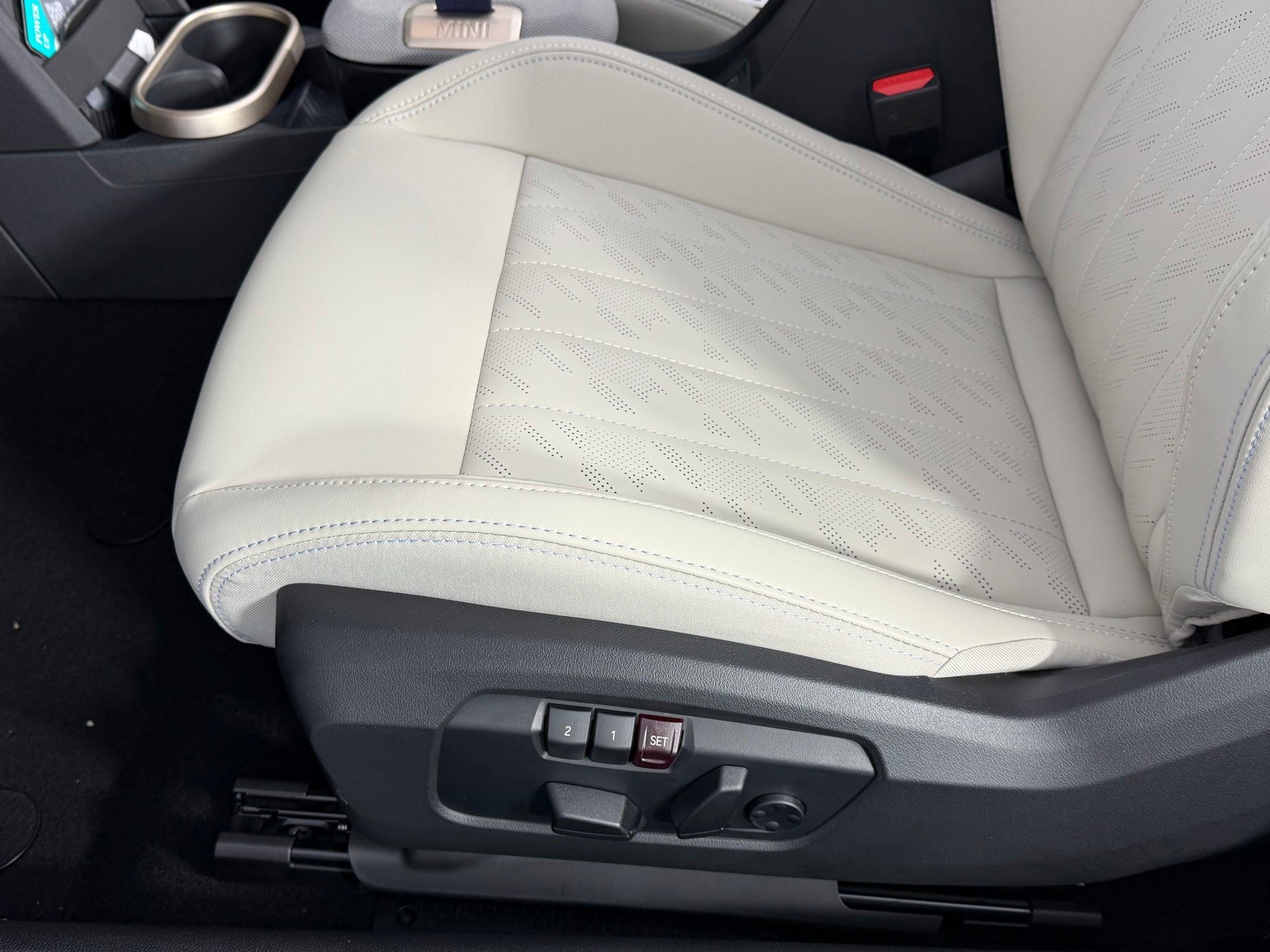 2026 MINI Convertible Base - Photo 13