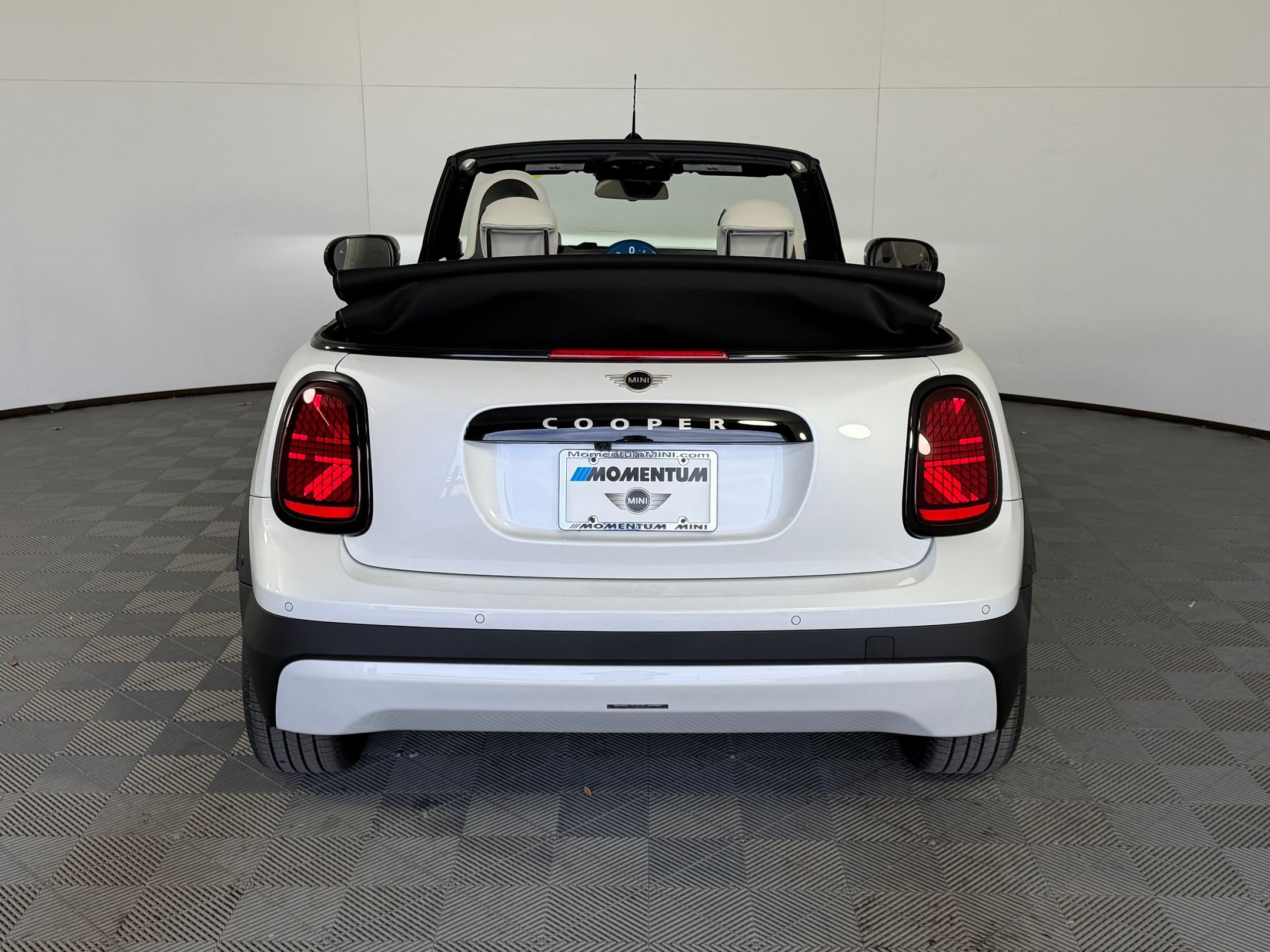 2026 MINI Convertible Base - Photo 10
