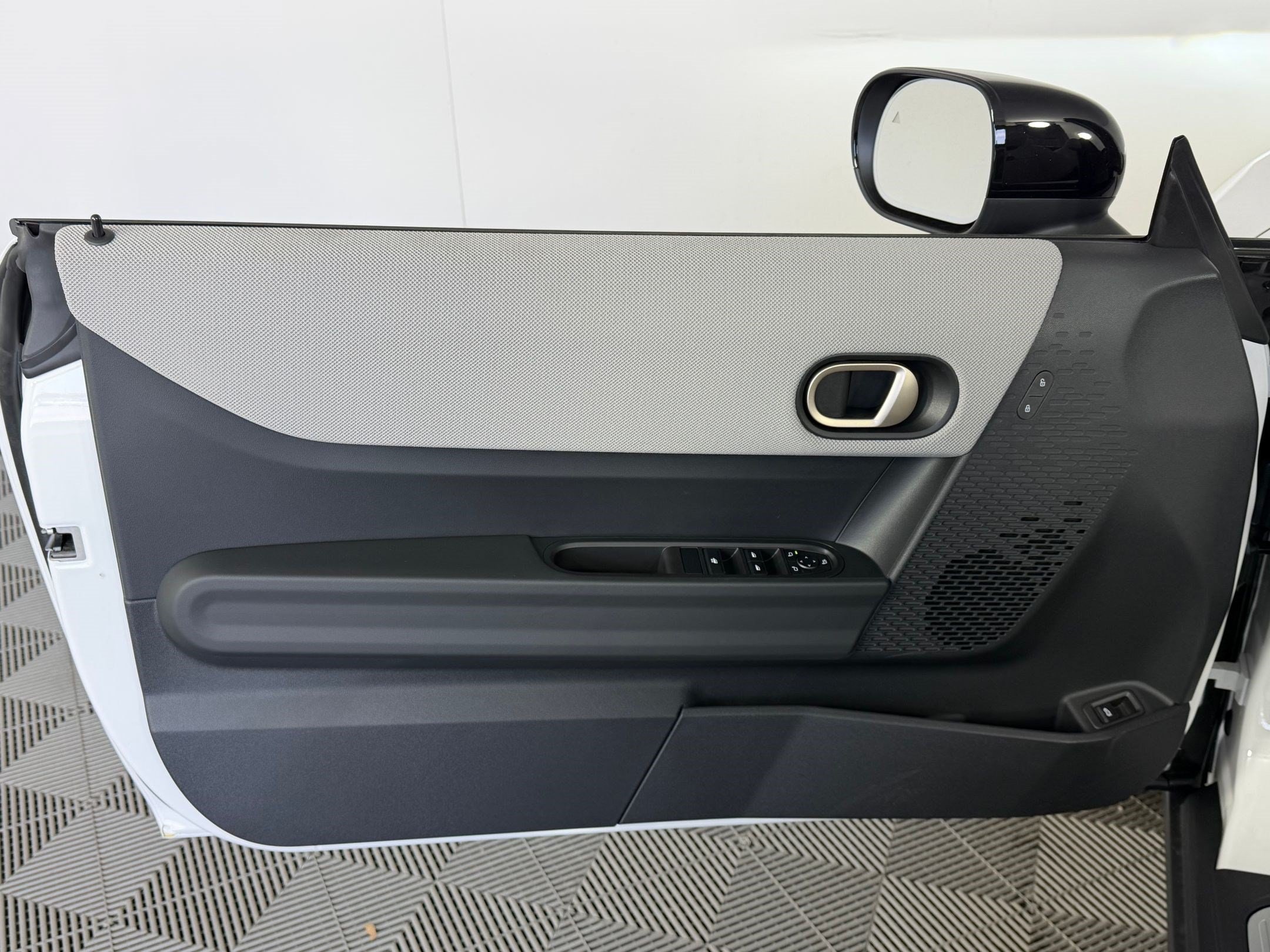 2026 MINI Convertible Base - Photo 18