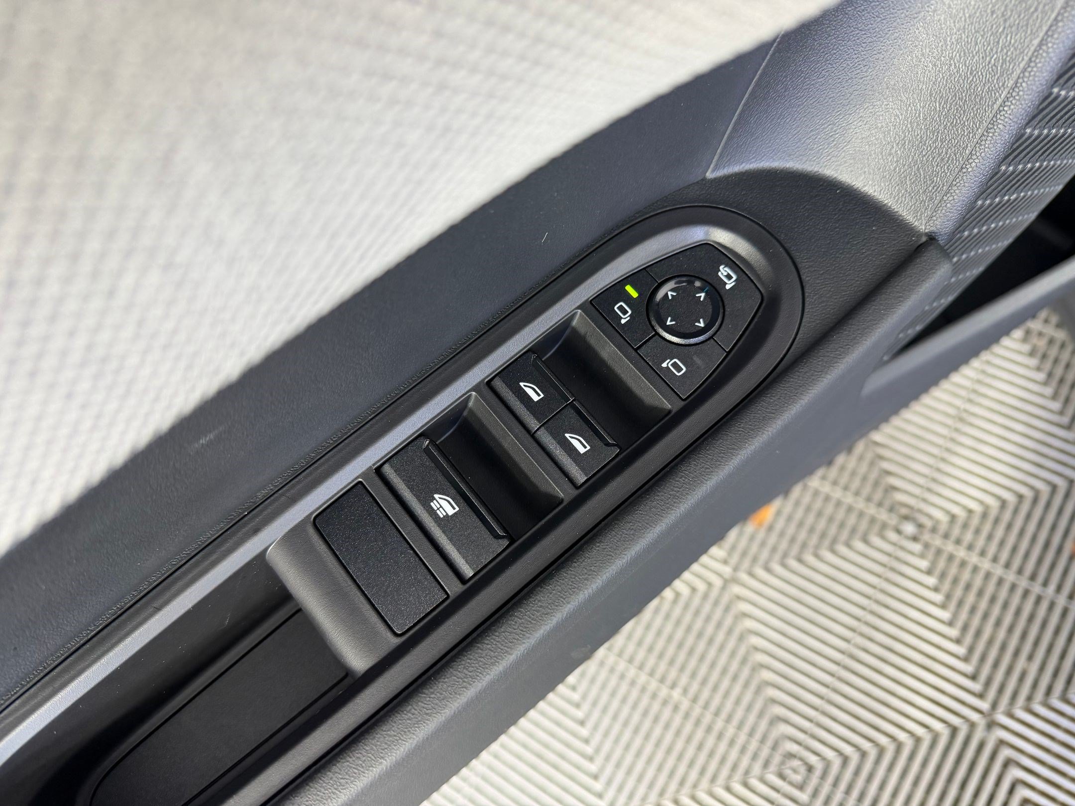 2026 MINI Convertible Base - Photo 12