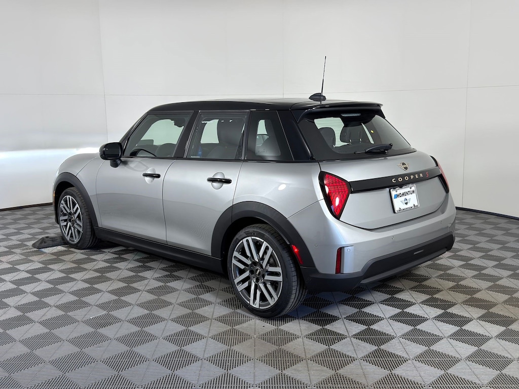New 2026 MINI 4 Door Signature Plus Hatchback
