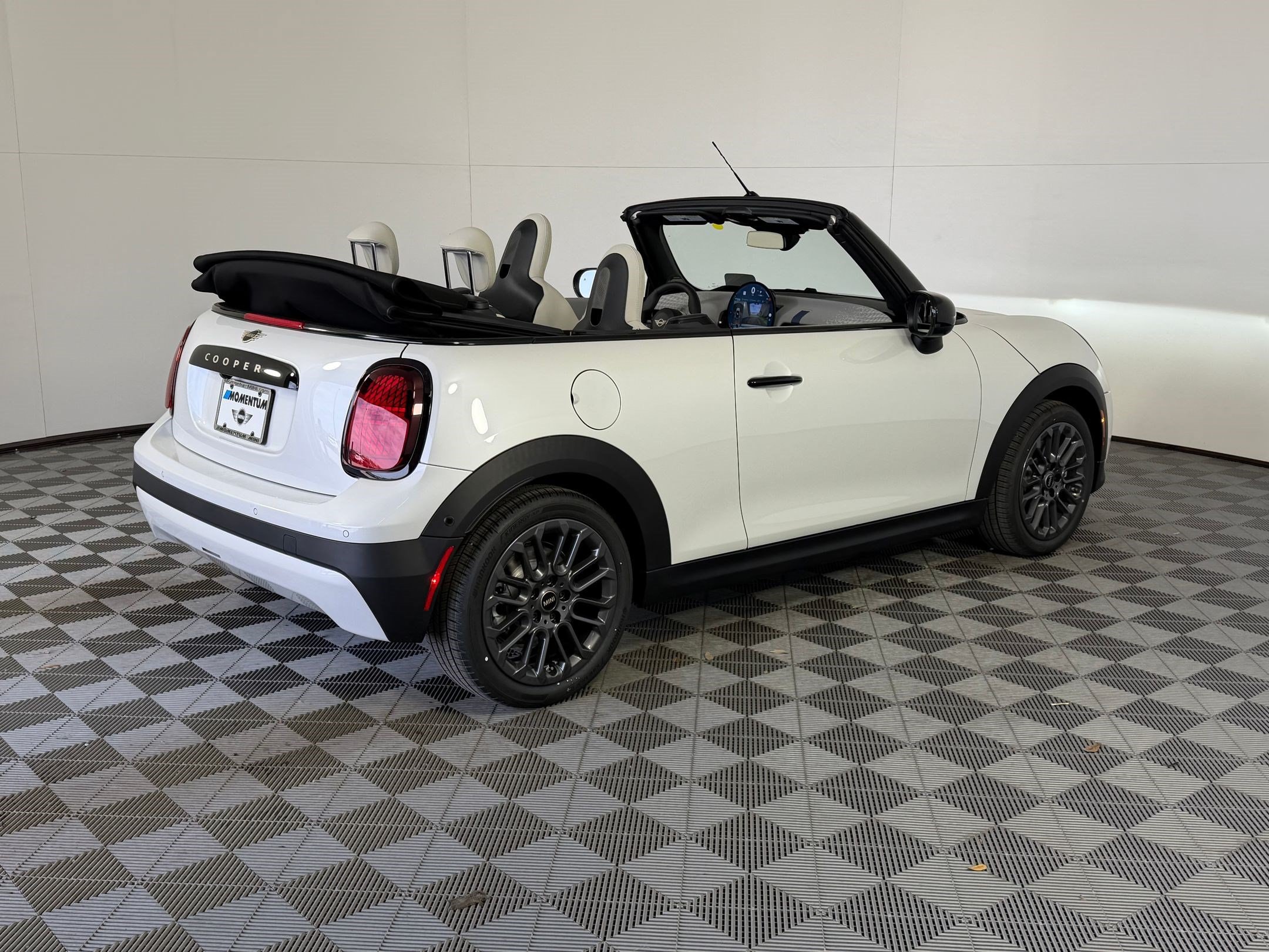 2026 MINI Convertible Base - Photo 9