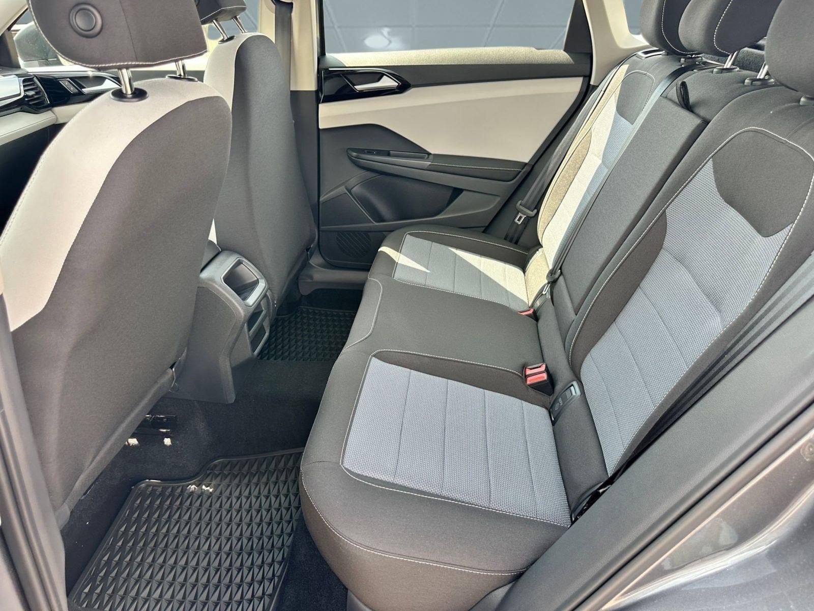 2025 Volkswagen Taos S - Photo 13