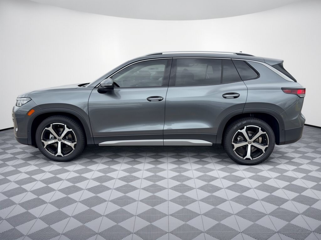 New 2026 Volkswagen Tiguan SE SUV