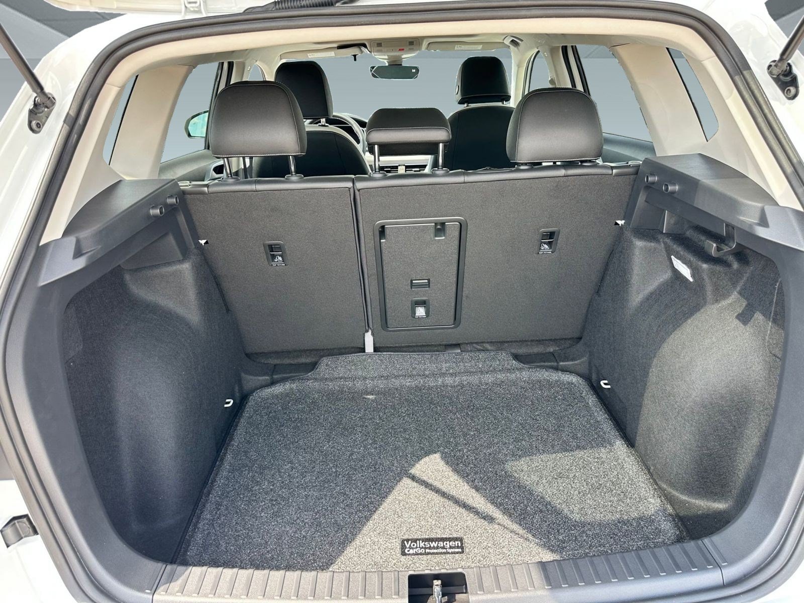 2025 Volkswagen Taos SE - Photo 26
