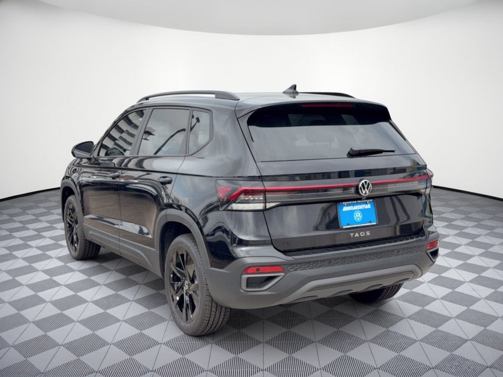 New 2027 Volkswagen Taos 1.5T SE Black SUV