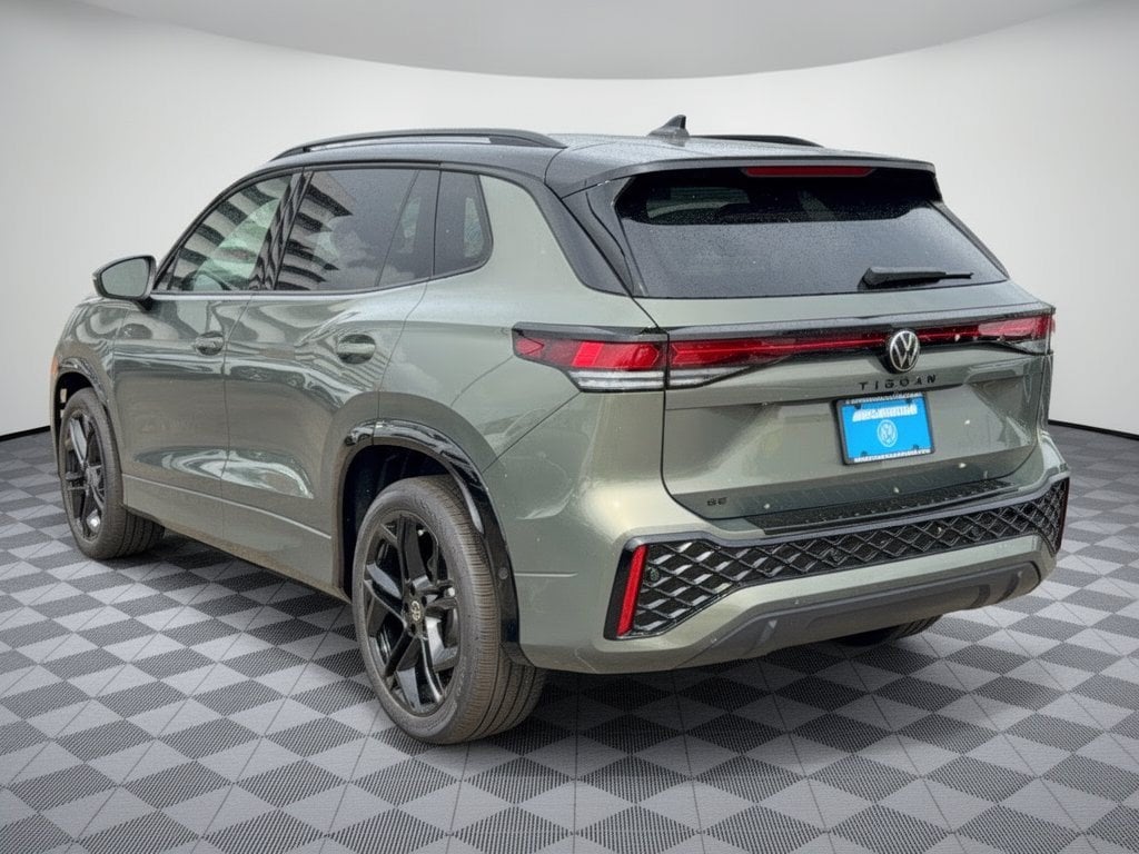 New 2026 Volkswagen Tiguan SE R-Line Black SUV