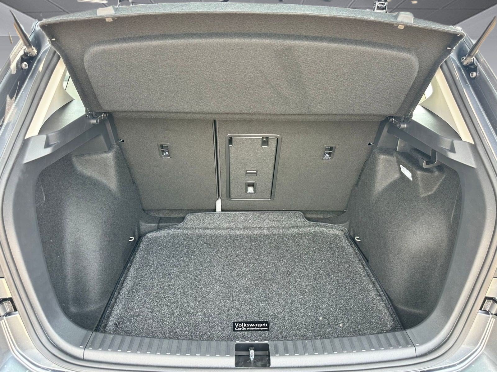 2025 Volkswagen Taos S - Photo 25