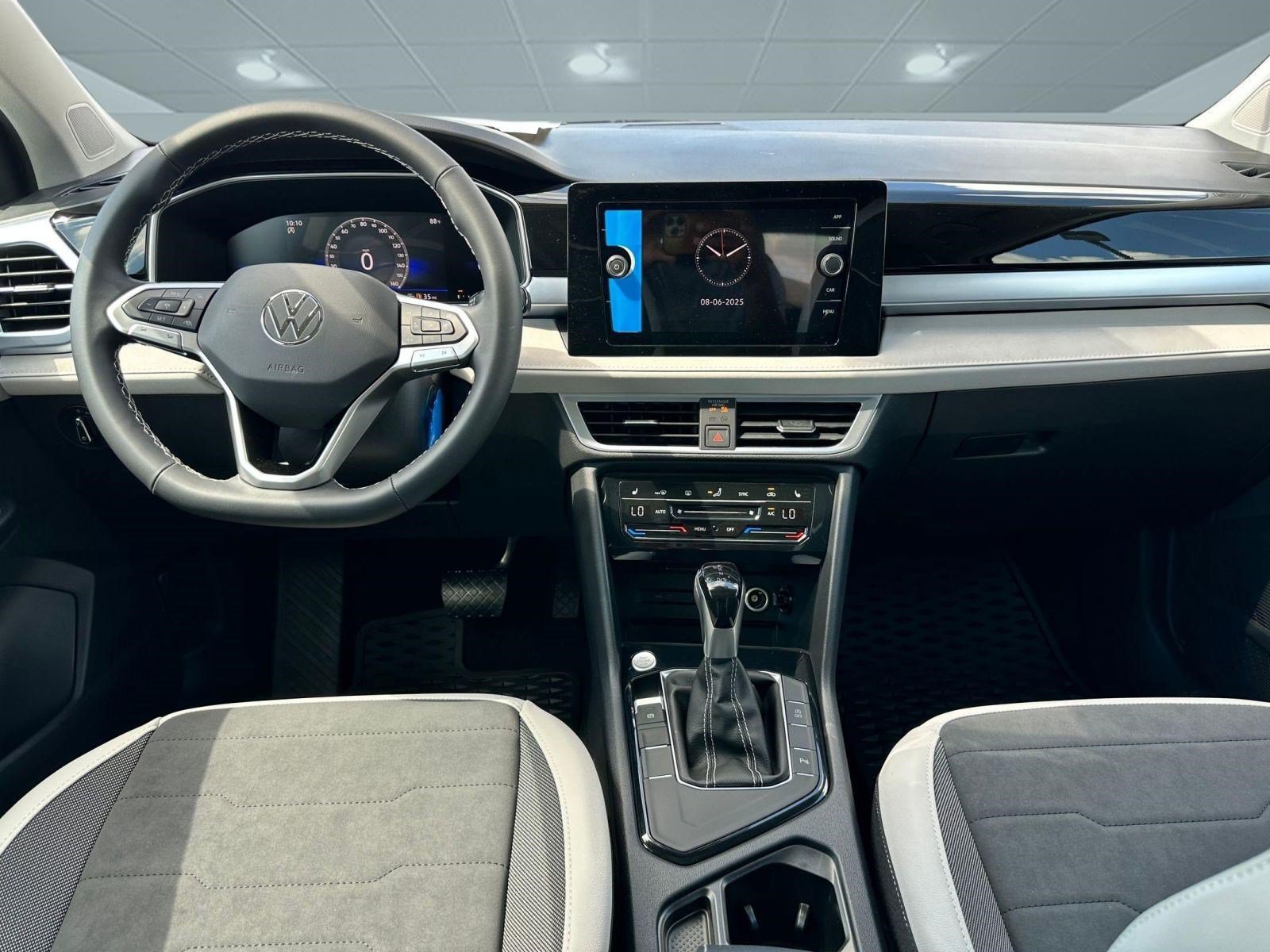 2025 Volkswagen Taos SE - Photo 13