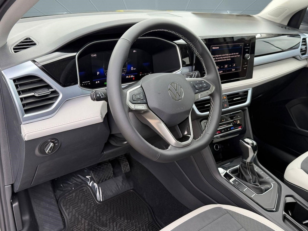 New 2026 Volkswagen Taos 1.5T SE SUV