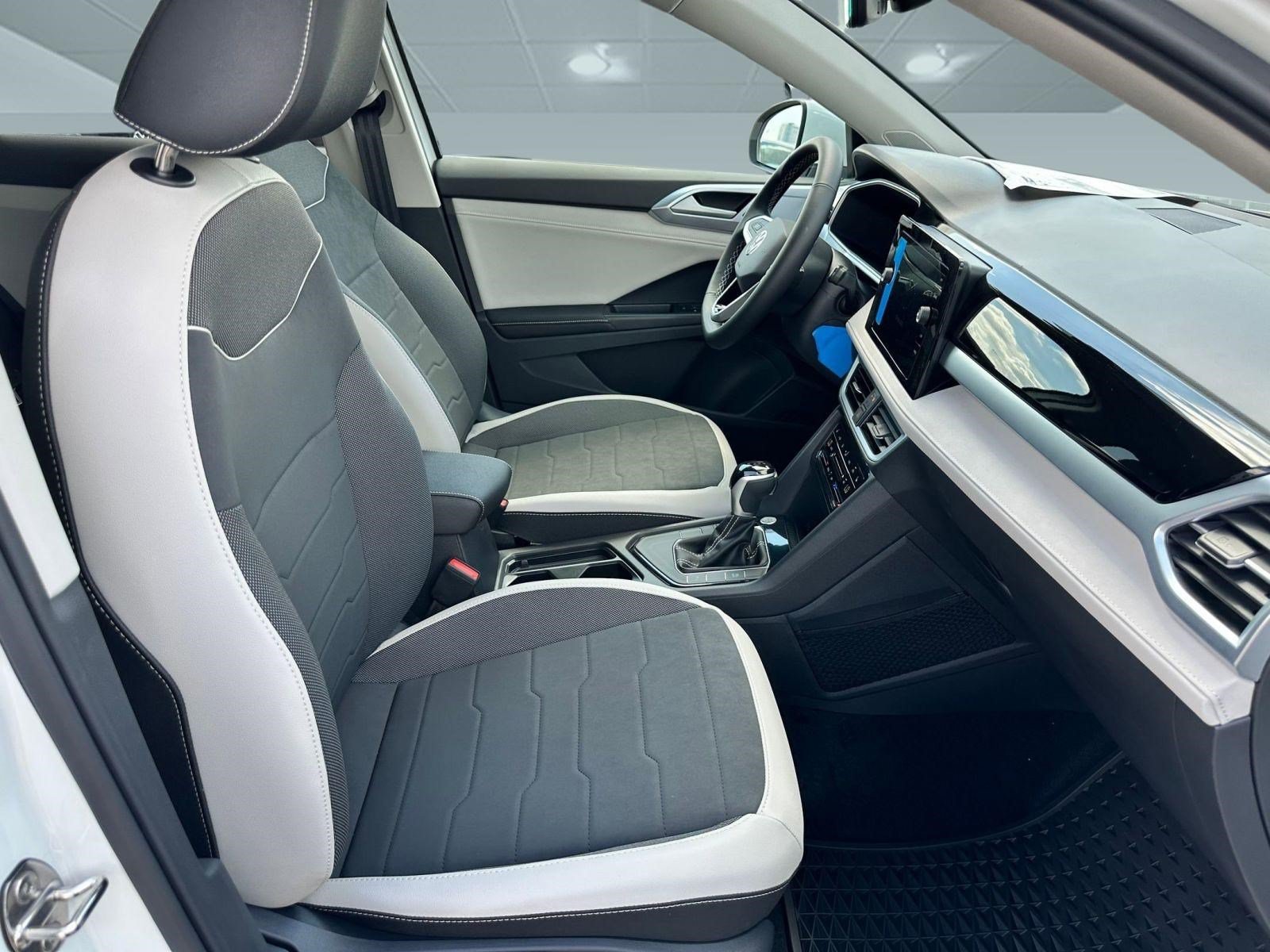 2025 Volkswagen Taos SE - Photo 20