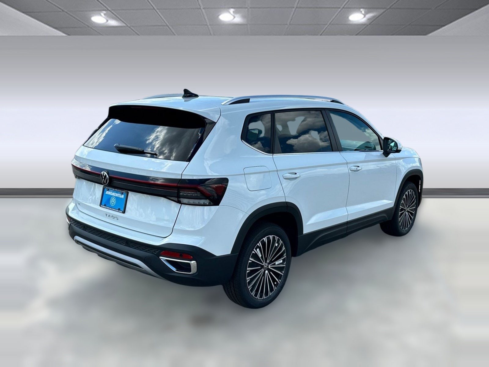 2025 Volkswagen Taos SE - Photo 8