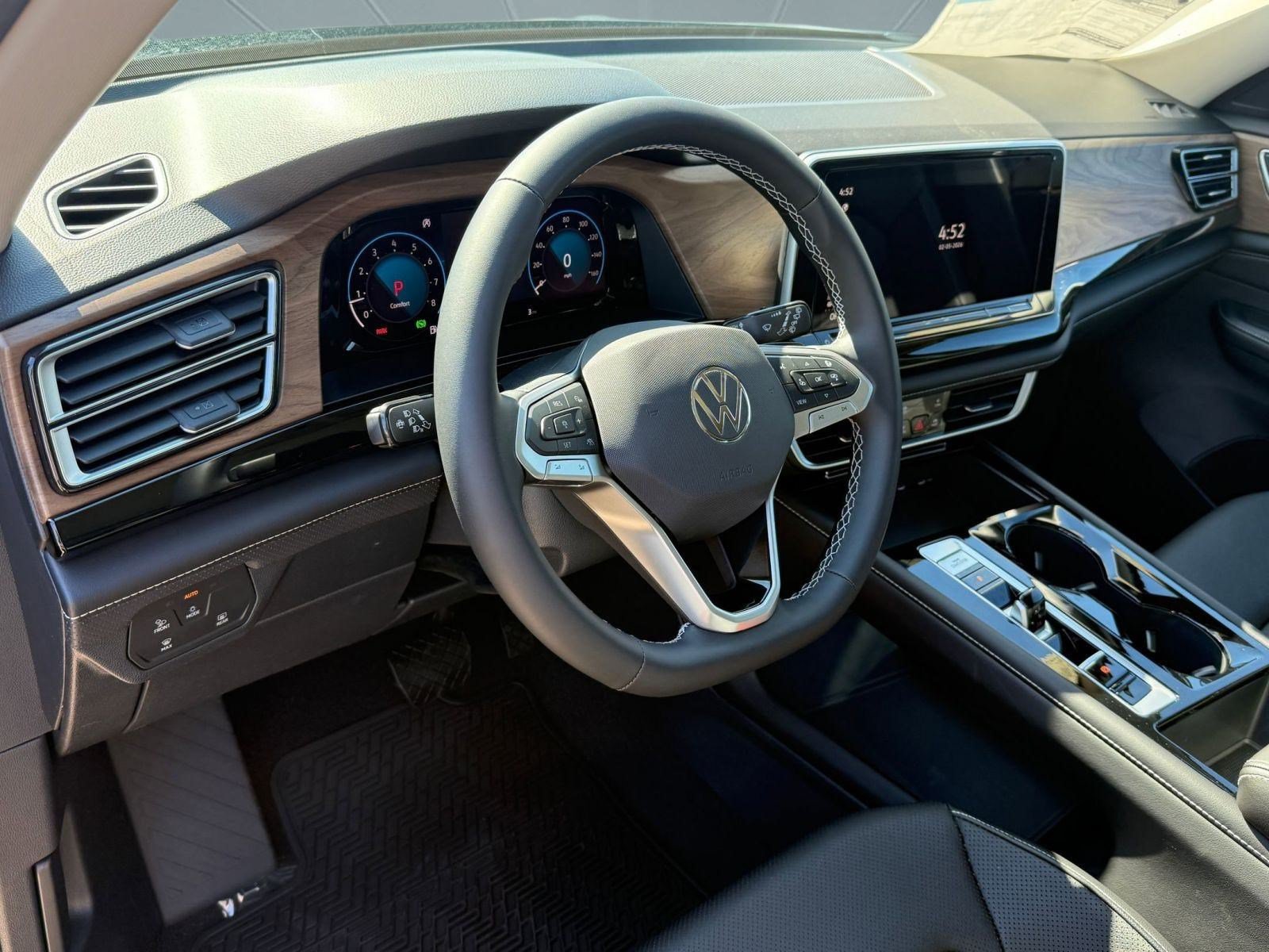 New 2026 Volkswagen Atlas SE w/Technology SUV