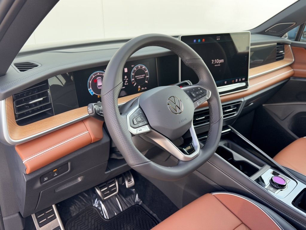 New 2026 Volkswagen Tiguan SEL R-Line Turbo SUV