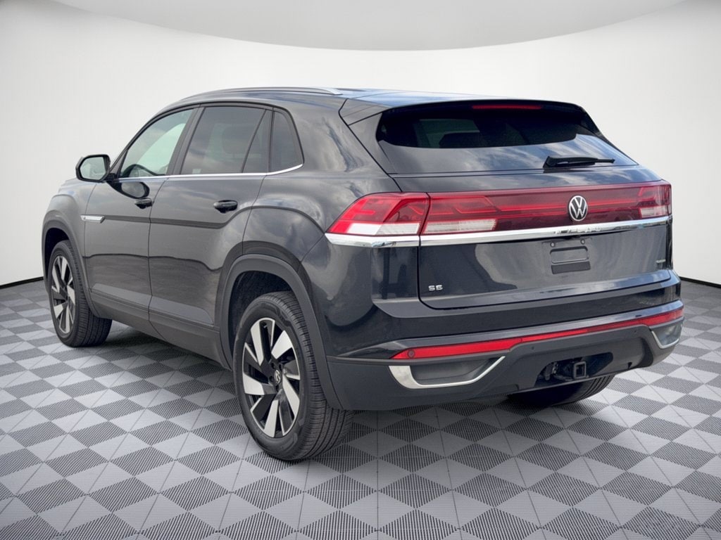 Used 2025 Volkswagen Atlas Cross Sport 2.0T SE w/Technology SUV
