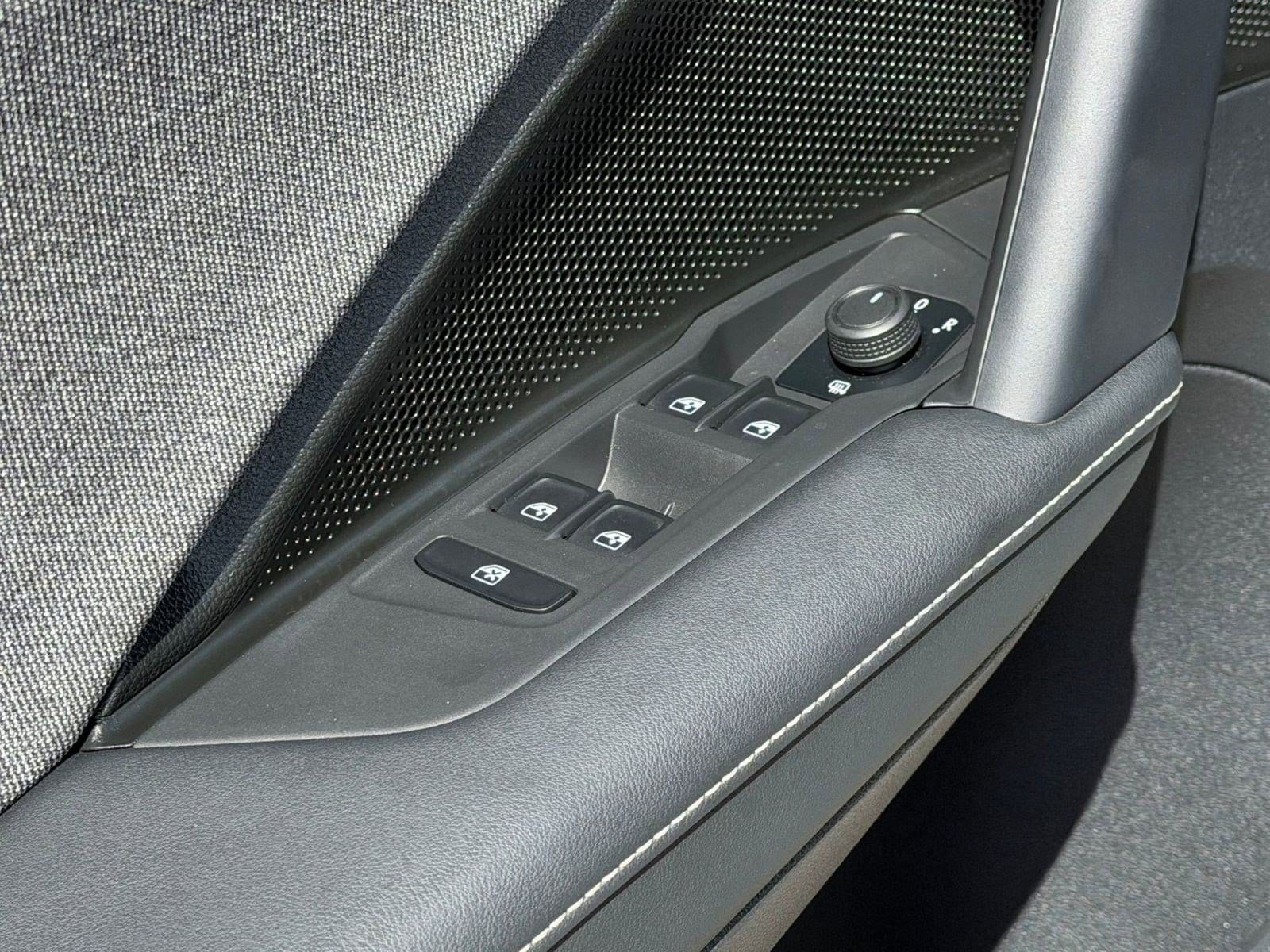 2025 Volkswagen Tiguan S - Photo 12