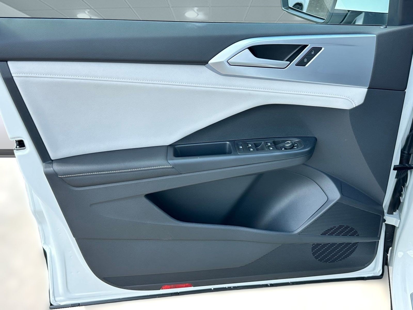2025 Volkswagen Taos SE - Photo 19