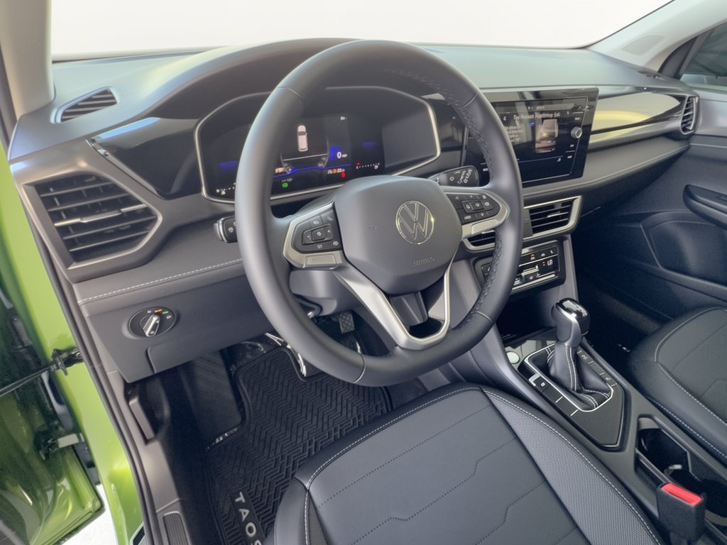 New 2027 Volkswagen Taos 1.5T SE Black SUV