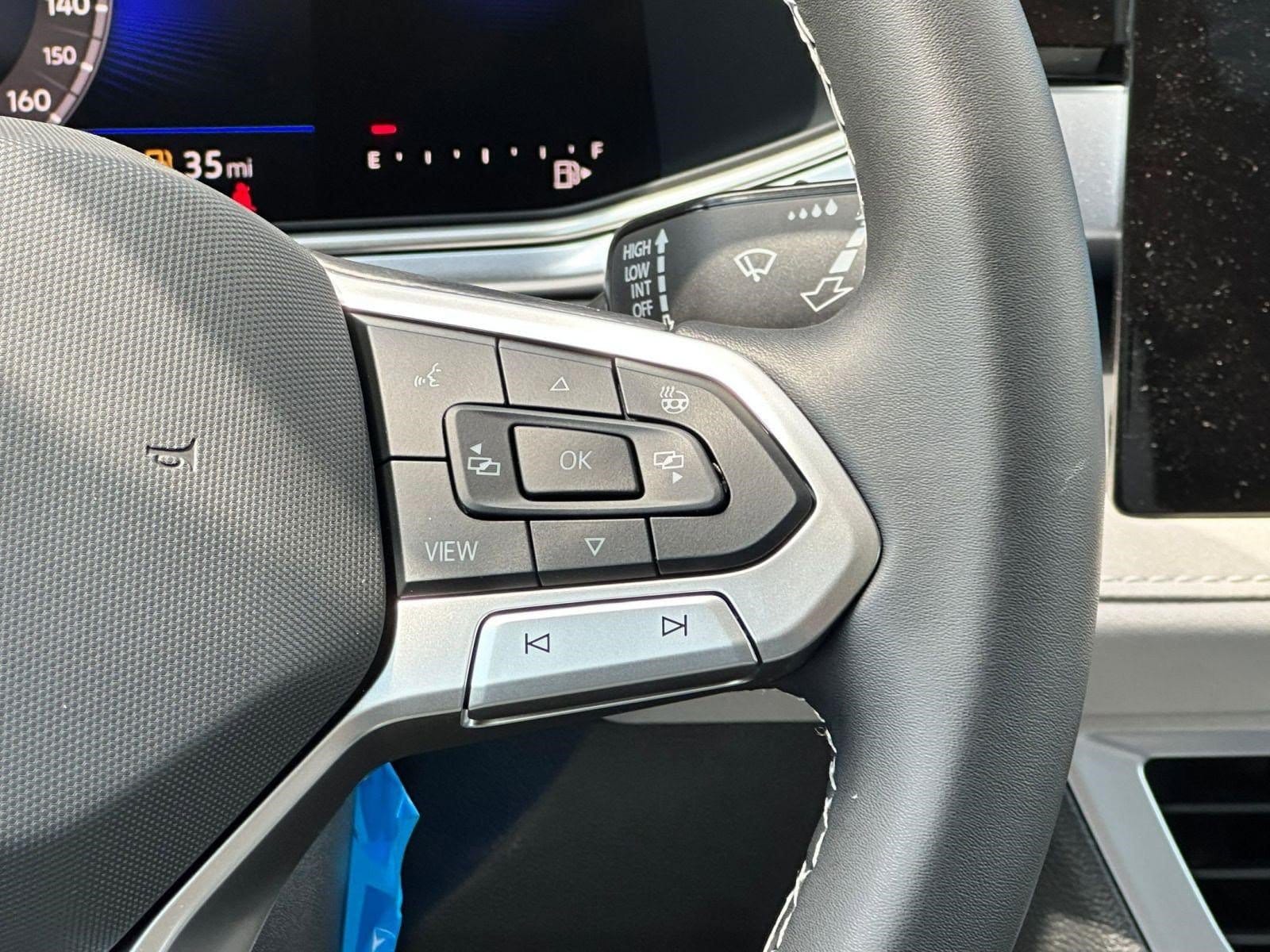 2025 Volkswagen Taos SE - Photo 21