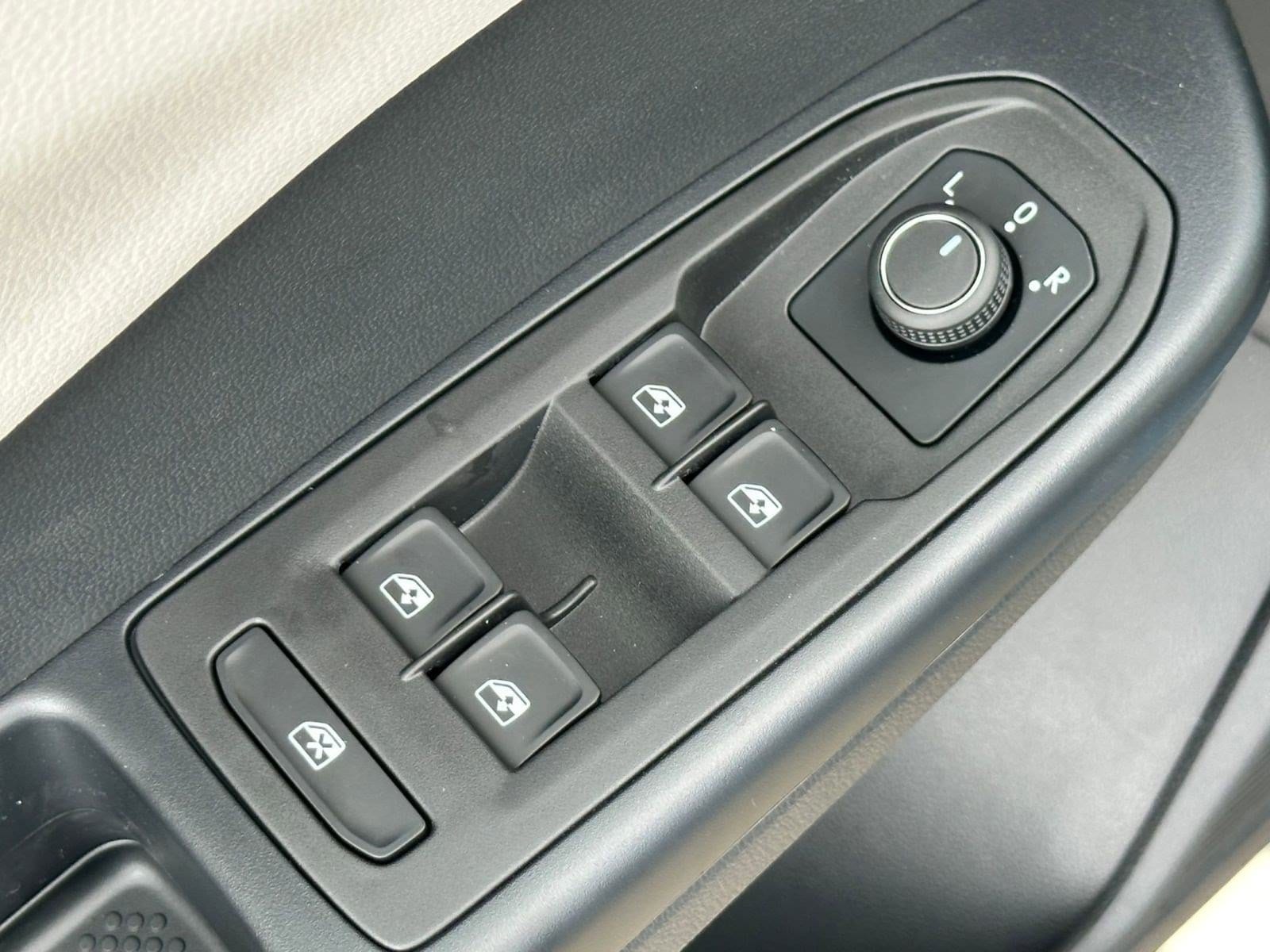 2025 Volkswagen Taos S - Photo 20