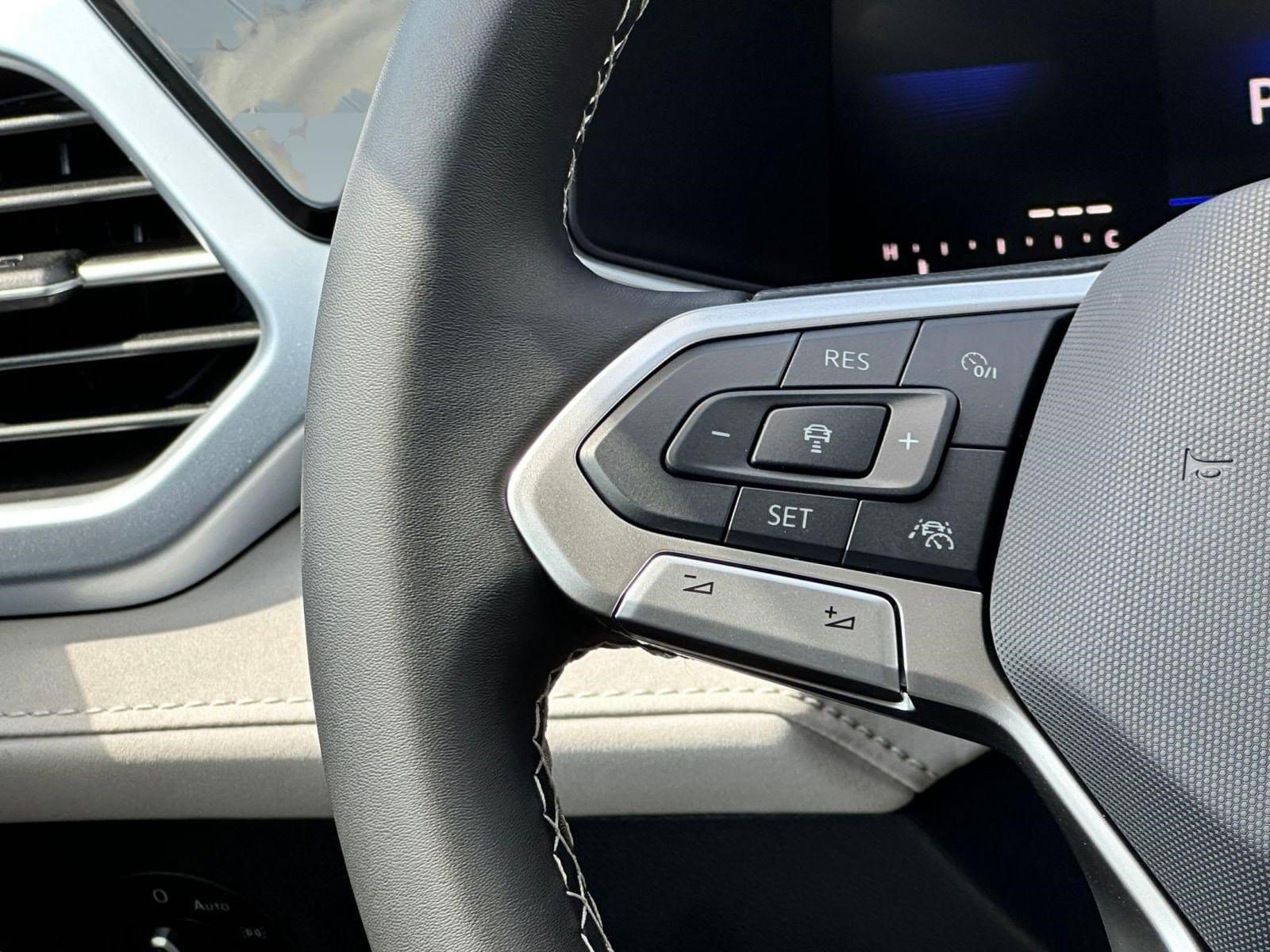2025 Volkswagen Taos SE - Photo 15