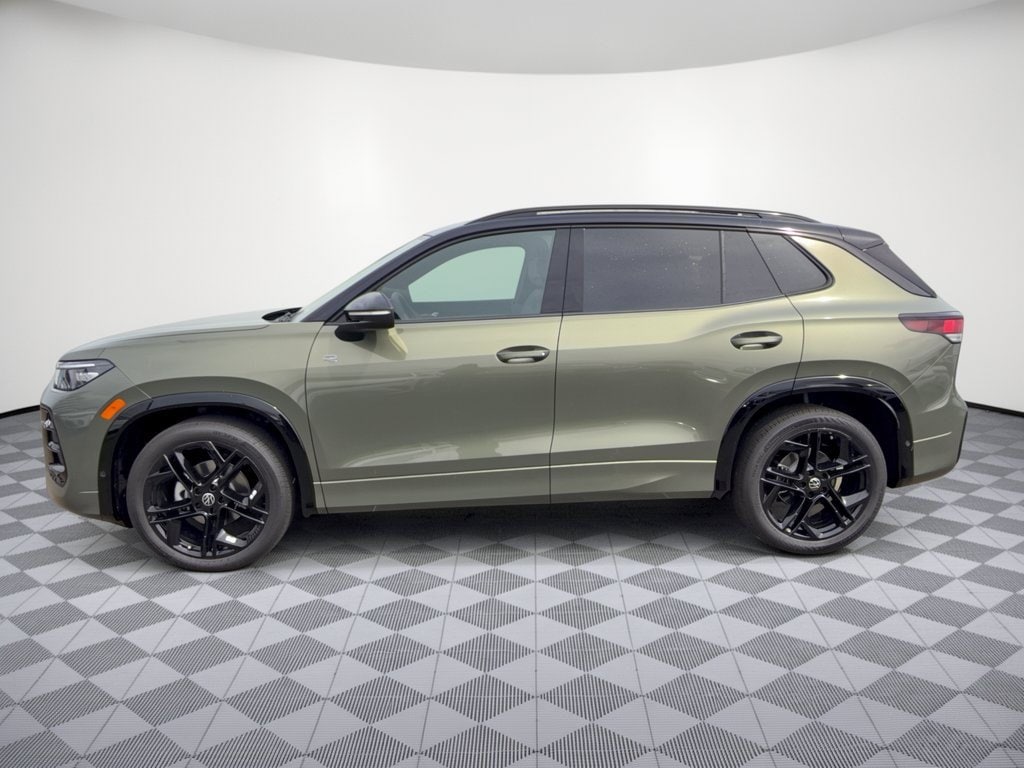 New 2026 Volkswagen Tiguan SE R-Line Black SUV