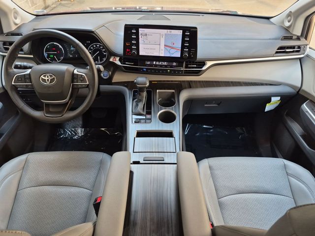 2024 Toyota Sienna Limited - Photo 13