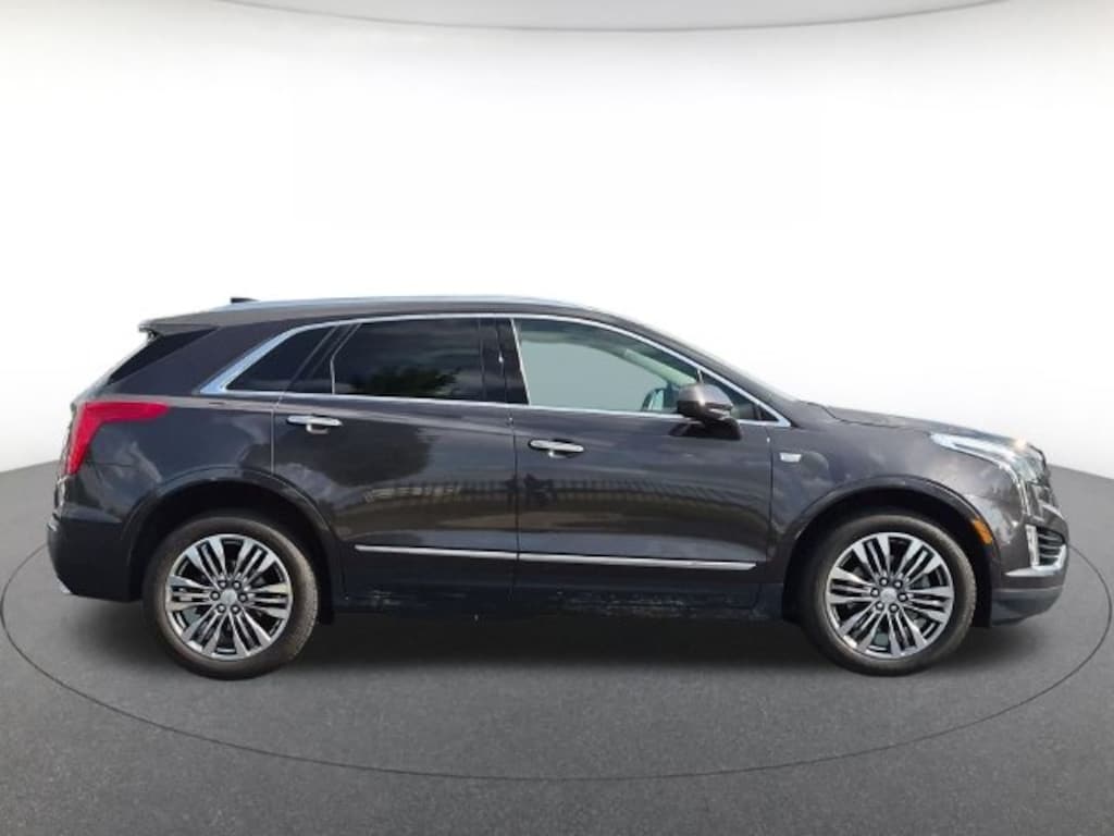 Used 2017 CADILLAC XT5 Premium Luxury FWD SUV